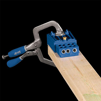 Включает в себя и призовые принадлежности Kreg Jig K4 Master System: клещи, мобильные опоры и многое другое